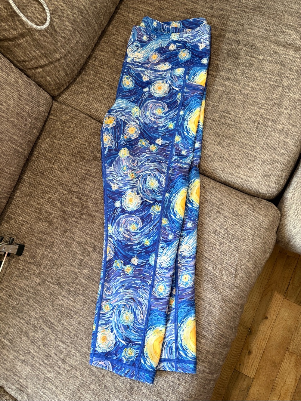 CVG Starry Night Art Caprs Leggings Medium
